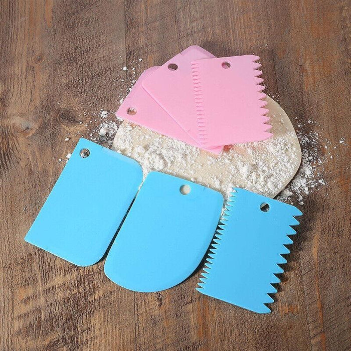 3 Pcs Plastic Dough Scrapers Jagged Cutters Icing Tools